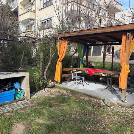 Berta Gardens 1 ساندانسكي