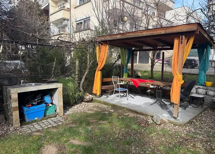 Berta Gardens 1 ساندانسكي